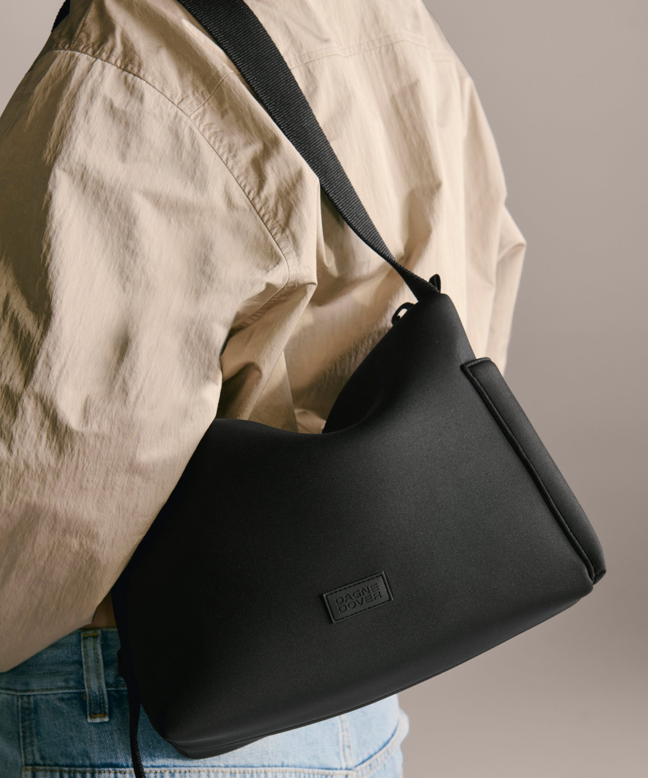 Rue Shoulder Bag in Onyx - Image 6