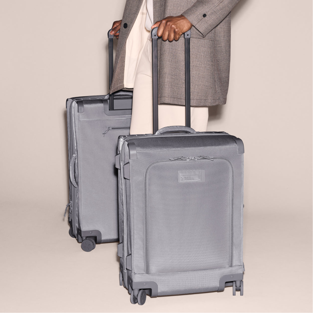 Sydney Checked Luggage in Warm Dust. Larger - 28.5 inch - Image 10