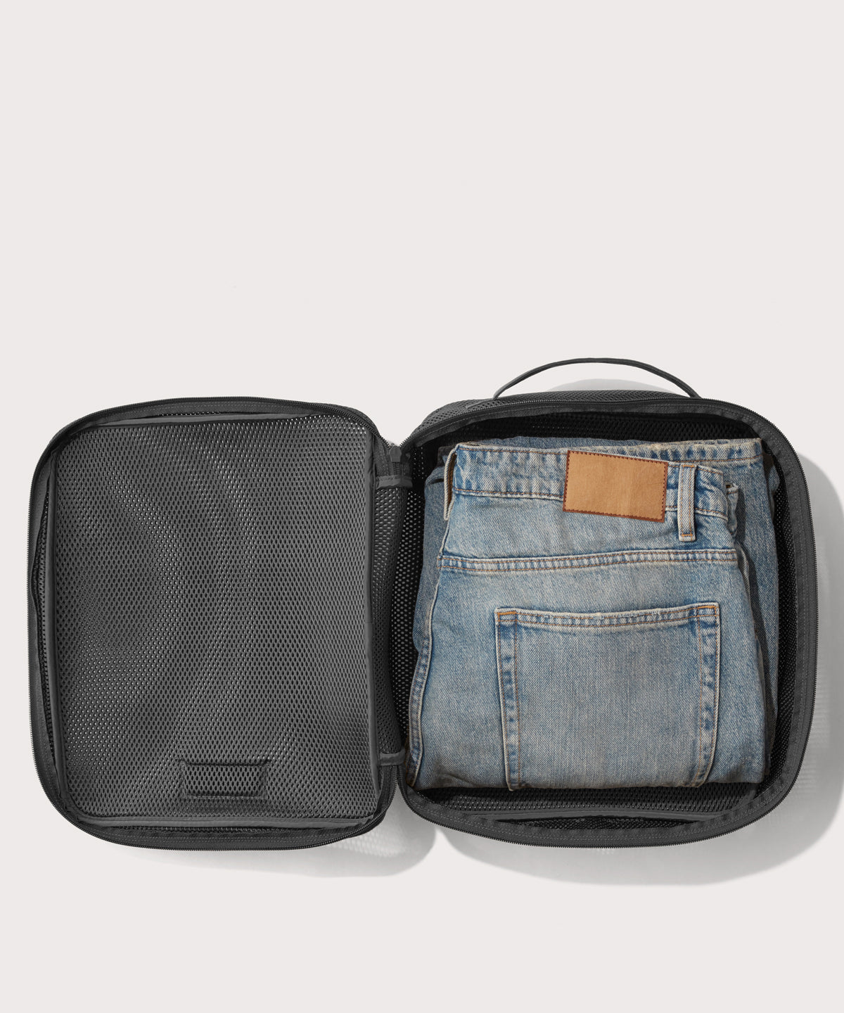 Roma Packing Cube in Carbon Air Mesh. Large - Image 4